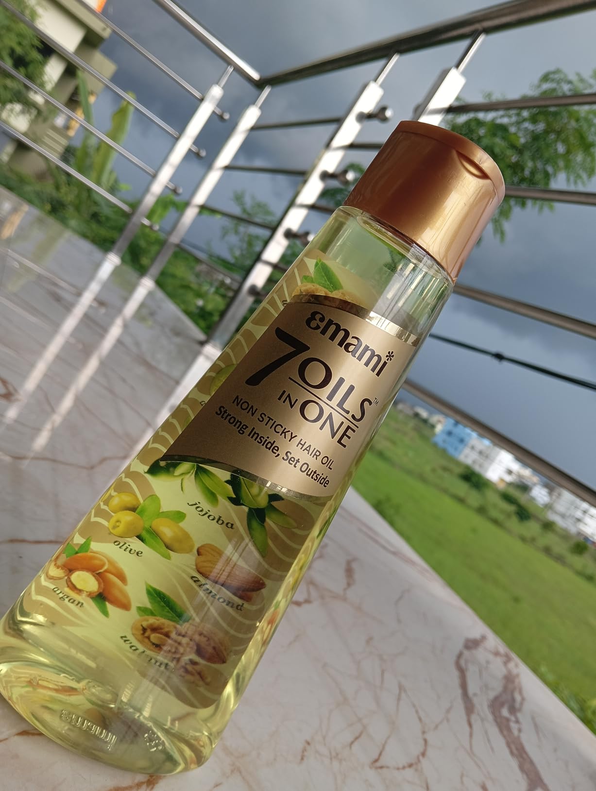 Emami 7 Oils in One Hair Oil Review 2026 – Is It Really Good for Strong and Manageable Hair?