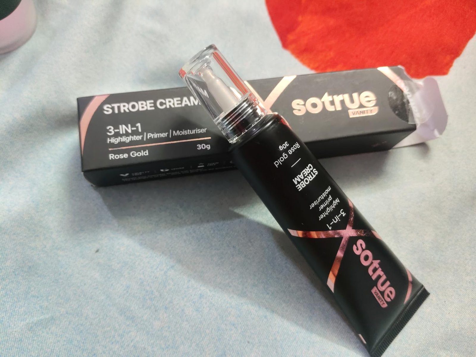 Sotrue Vanity Strobe Cream Rose Gold 30g - 3-in-1 Highlighter Primer Moisturiser tube aur box ke saath - viradome.in review