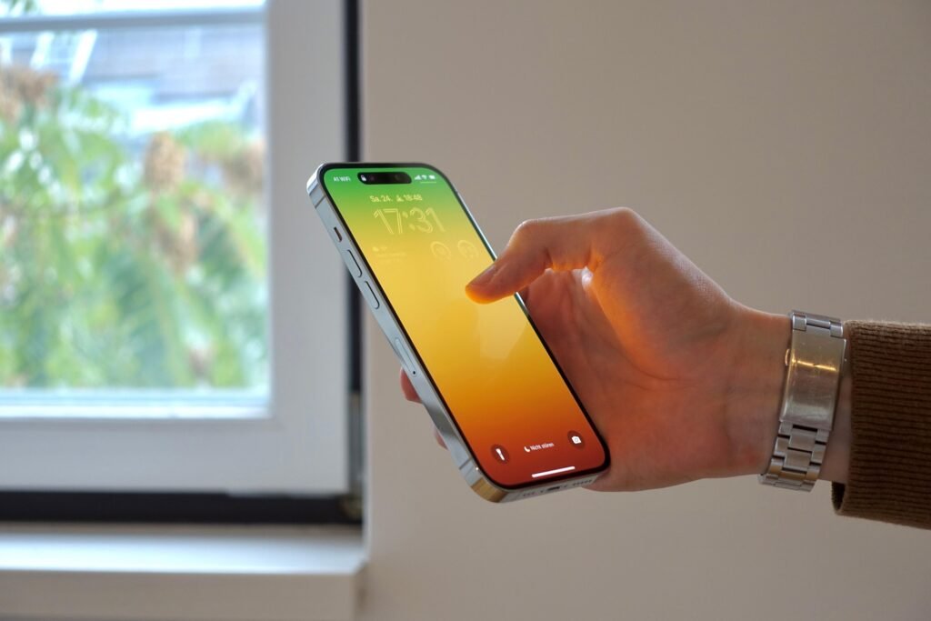 ViraDome iPhone 18 Pro Max 2026 featured image showcasing the expected design, A20 Pro chip, AI features, launch date and expected price in India. viradome.in